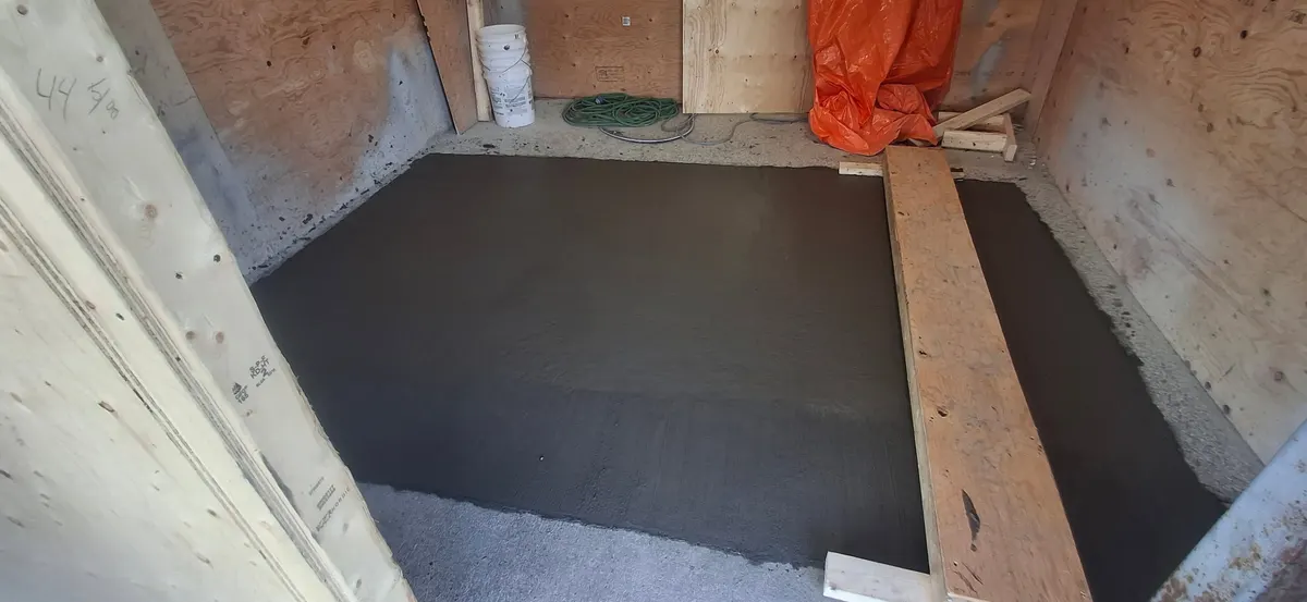 Dalle intérieure sur étaiement, ouvrage terminé : dalle de béton