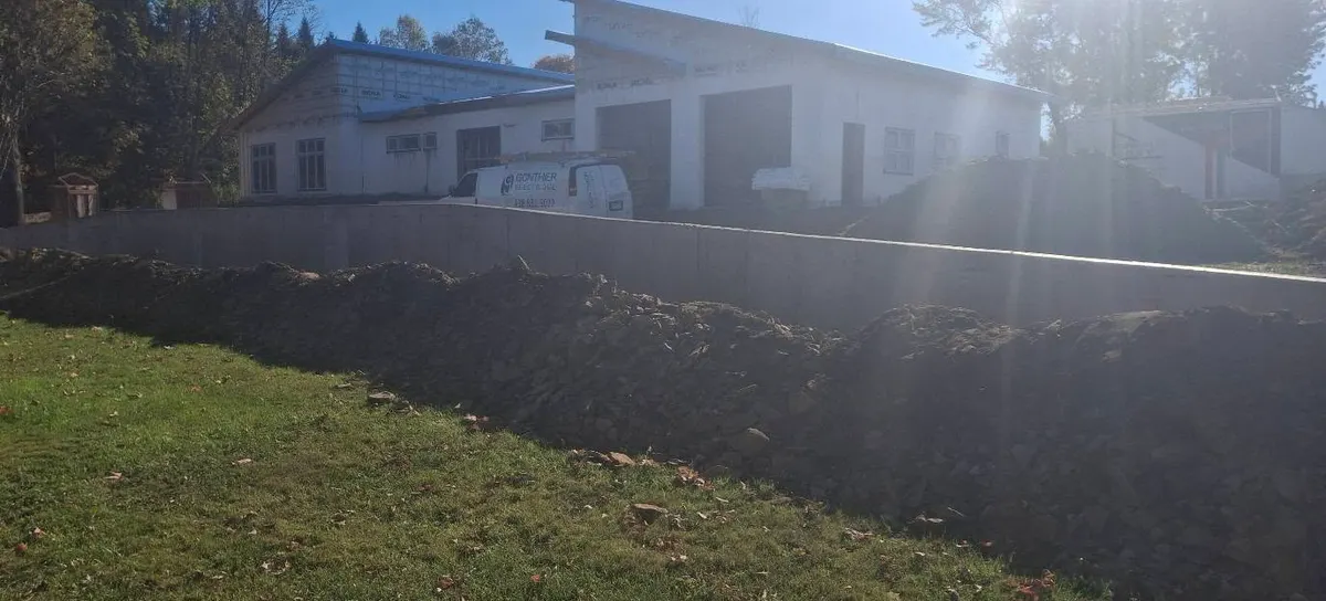 Murs de fondation, agrandissement, étape 1 : coffrage et fondation