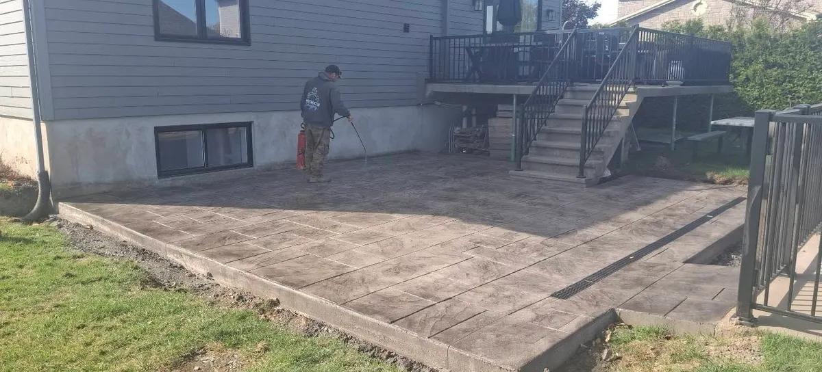 Patio estampé arrière, étape 1 : béton estampé