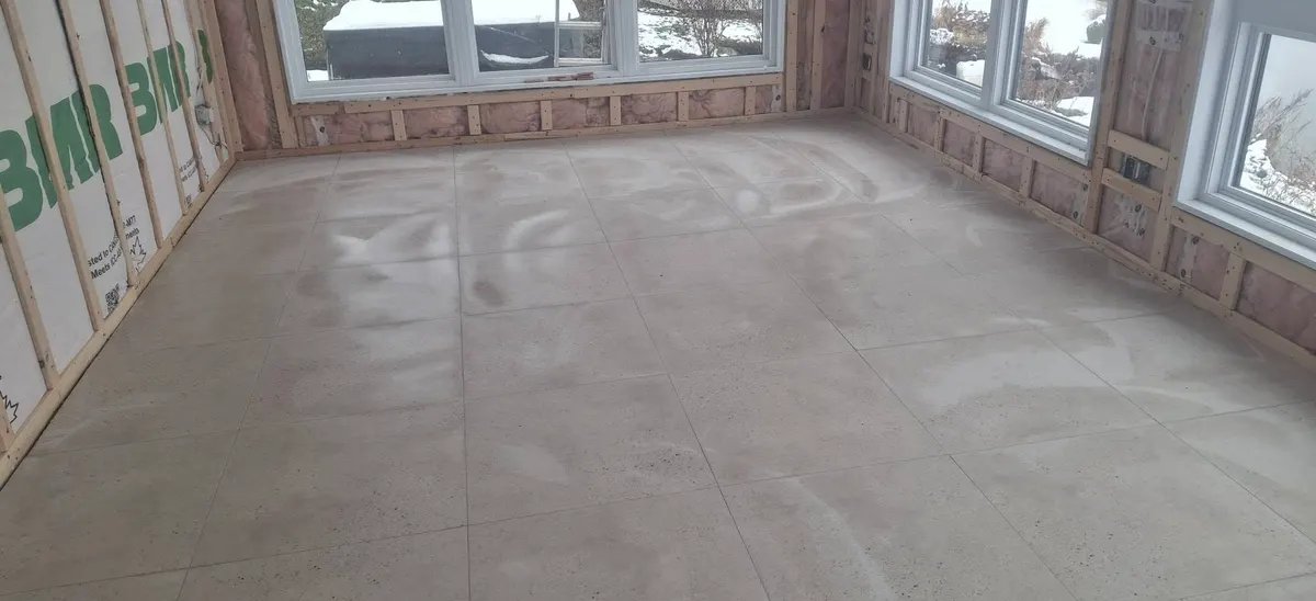 Plancher céramique, véranda, étape 1 : salle de bain et céramique