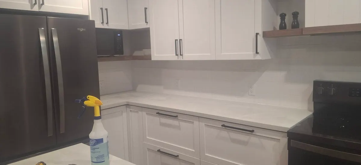 Cuisine, dosseret et plancher, étape 1 : salle de bain et céramique