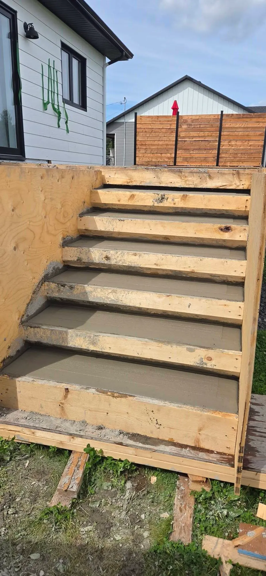 Escalier et galerie sur terrain en pente, étape 3 : escalier ou galerie de béton